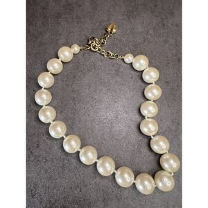 Vntg CAROLEE HAND-KNOTTED FAUX GOLD PEARL NECKLACE Gold Tone CHAIN HEART END